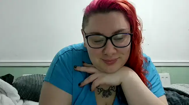 Snapshot of Bustycurves chatting on 12-12-24, 11:40 Bustycurves online show from 12-12-24, 11:40
