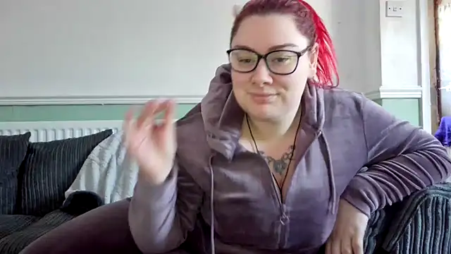 Snapshot of Bustycurves chatting on 01-27-25, 10:49 Bustycurves online show from 01-27-25, 10:49