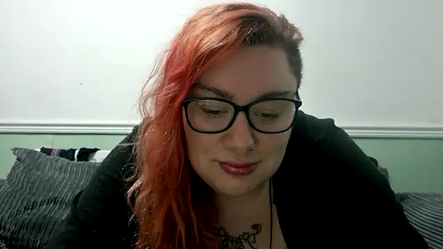 Snapshot of Bustycurves chatting on 02-26-25, 09:48 Bustycurves online show from 02-26-25, 09:48