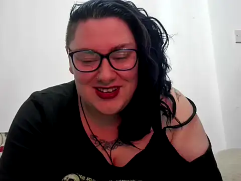Snapshot of Bustycurves chatting on 09-12-25, 07:25 Bustycurves online show from 09-12-25, 07:25