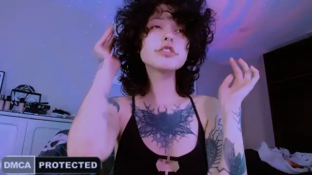 NaughtyLittleFox online show from 06-07-26, 02:48