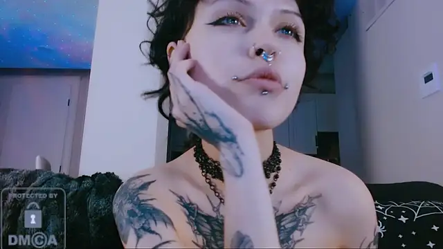 NaughtyLittleFox online show from 07-11-26, 12:57