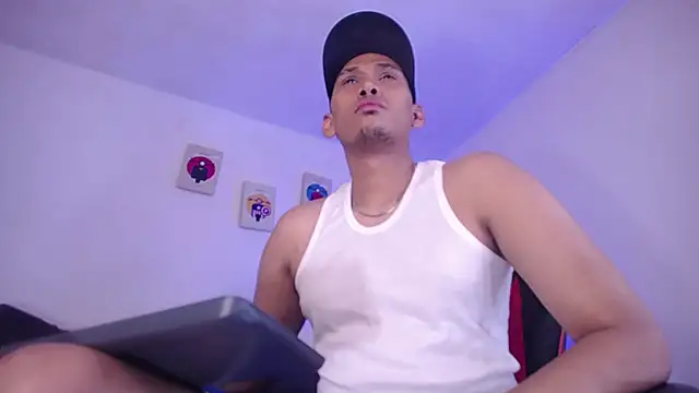Snapshot of Jaison_halls chatting on 10-11-25, 05:17 Jaison halls online show from 10-11-25, 05:17