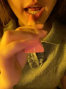 minmin2kk5 online show from 03-12-26, 03:18