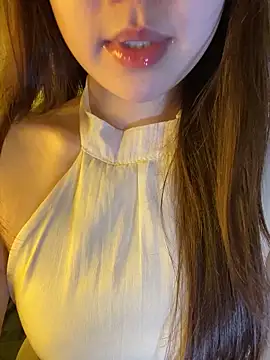 minmin2kk5 online show from 04-28-26, 06:40