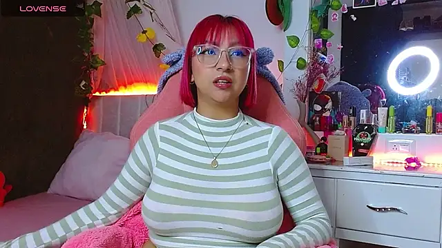 Snapshot of Littlerouse_ chatting on 11-07-25, 10:43 Littlerouse online show from 11-07-25, 10:43