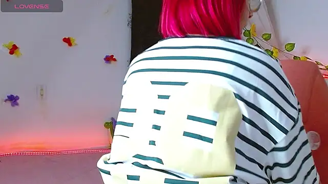 Snapshot of Littlerouse_ chatting on 11-21-25, 07:51 Littlerouse online show from 11-21-25, 07:51