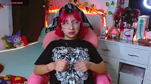 Snapshot of Littlerouse_ chatting on 12-02-25, 11:11 Littlerouse online show from 12-02-25, 11:11