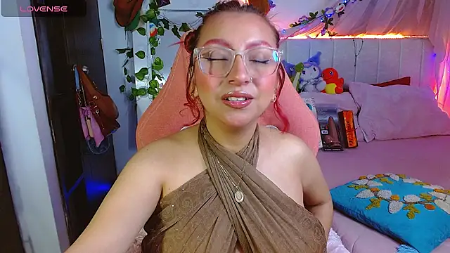 Snapshot of Littlerouse_ chatting on 03-12-26, 07:36 Littlerouse online show from 03-12-26, 07:36