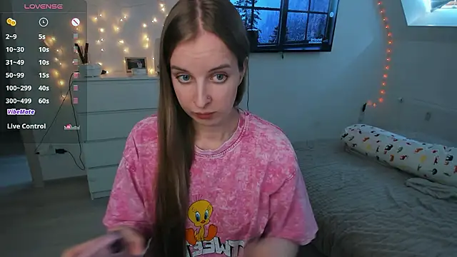 violet blue eyes online show from 03-12-26, 12:44