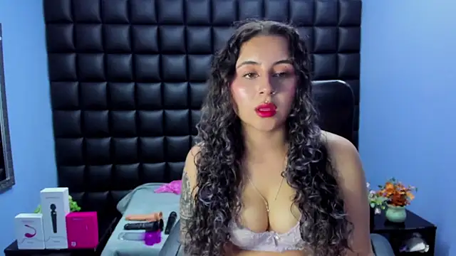 Snapshot of celeste_blue69 chatting on 12-16-25, 03:44 celeste blue69 online show from 12-16-25, 03:44