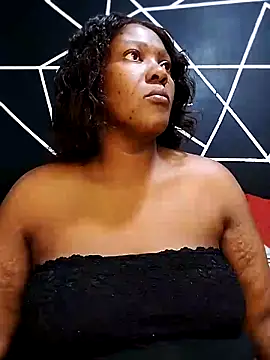 YummyChocolatexx2 online show from 05-02-26, 12:43