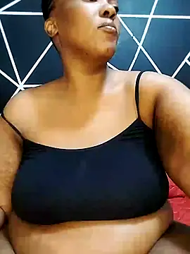 YummyChocolatexx2 online show from 07-07-26, 09:24