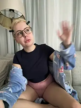 Livewithlucy online show from 02-06-26, 09:01