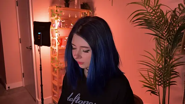 Snapshot of _vixenp chatting on 01-15-26, 07:17 vixenp online show from 01-15-26, 07:17