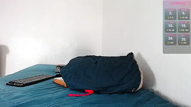 Snapshot of camilavagina24 chatting on 01-14-25, 10:44 camilavagina24 online show from 01-14-25, 10:44