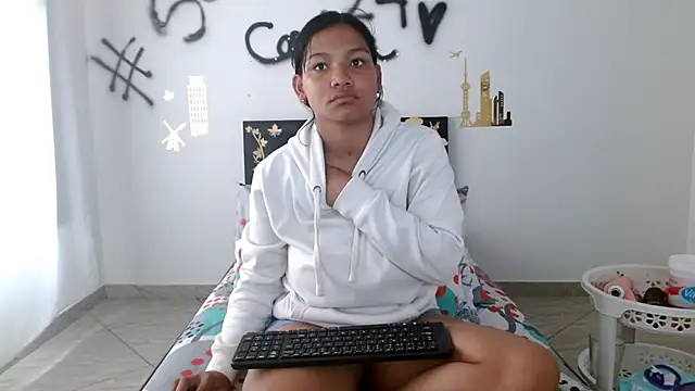 Snapshot of camilavagina24 chatting on 09-20-25, 11:44 camilavagina24 online show from 09-20-25, 11:44