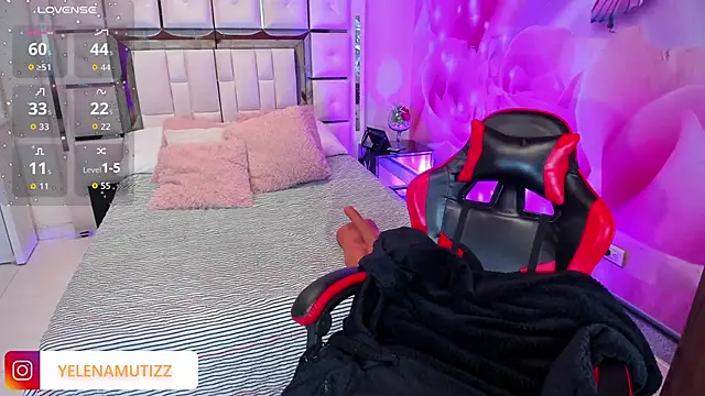 Yelena mutiz online show from 10-22-25, 01:22