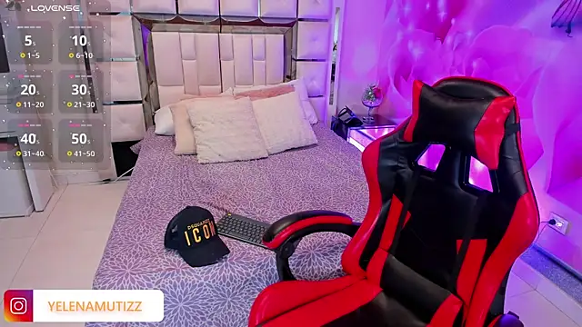 Yelena mutiz online show from 10-25-25, 01:07