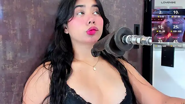 issie cute online show from 03-22-25, 07:42