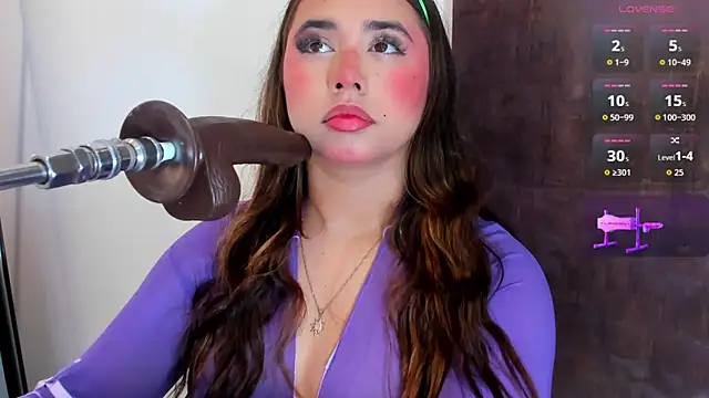 issie cute online show from 11-15-25, 01:07