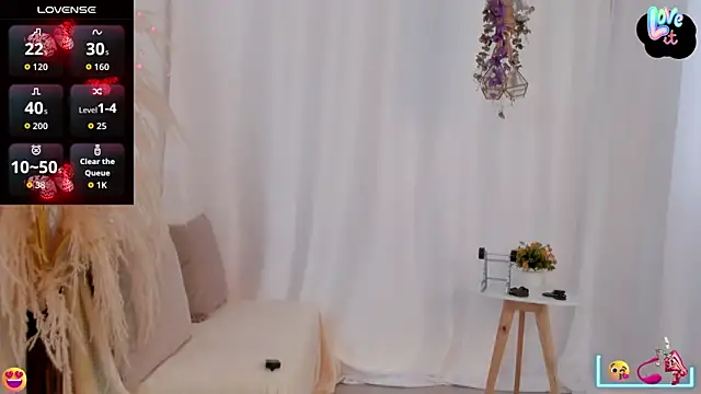 Helena-Fits online show from 10-16-25, 08:32