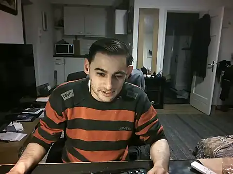 Snapshot of mihaimichael chatting on 02-22-25, 12:49 mihaimichael online show from 02-22-25, 12:49