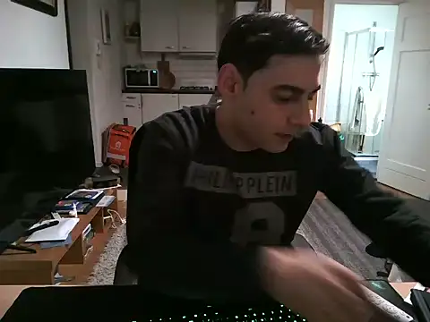 Snapshot of mihaimichael chatting on 03-07-25, 11:40 mihaimichael online show from 03-07-25, 11:40