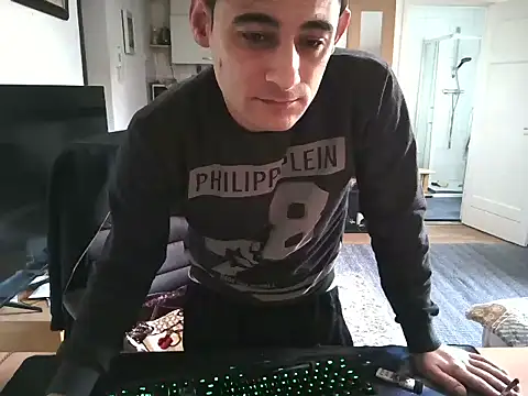 Snapshot of mihaimichael chatting on 03-07-25, 02:45 mihaimichael online show from 03-07-25, 02:45