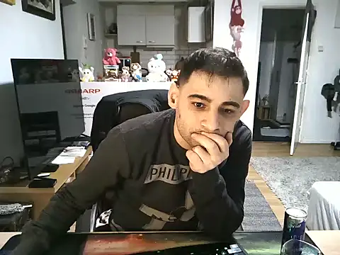 Snapshot of mihaimichael chatting on 03-20-25, 11:02 mihaimichael online show from 03-20-25, 11:02