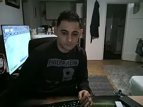 Snapshot of mihaimichael chatting on 03-22-25, 11:31 mihaimichael online show from 03-22-25, 11:31