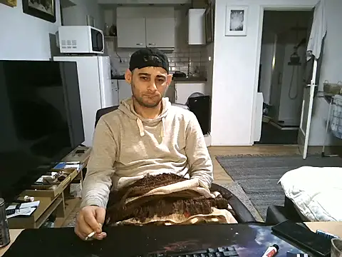 Snapshot of mihaimichael chatting on 09-16-25, 01:50 mihaimichael online show from 09-16-25, 01:50