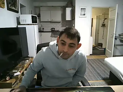 Snapshot of mihaimichael chatting on 10-02-25, 05:42 mihaimichael online show from 10-02-25, 05:42