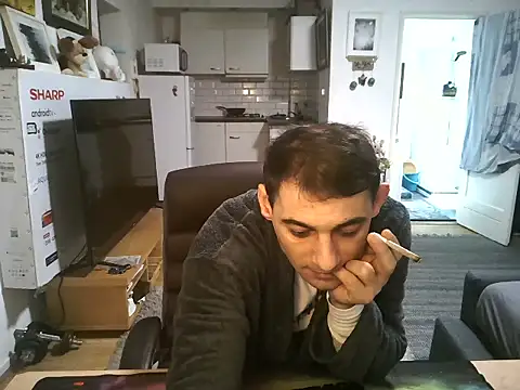 Snapshot of mihaimichael chatting on 10-18-25, 12:06 mihaimichael online show from 10-18-25, 12:06