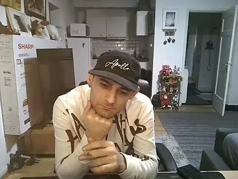 Snapshot of mihaimichael chatting on 10-20-25, 09:15 mihaimichael online show from 10-20-25, 09:15