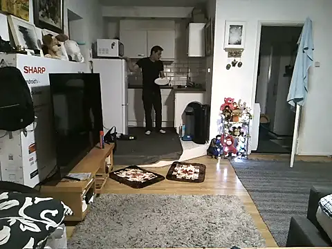 Snapshot of mihaimichael chatting on 10-23-25, 12:21 mihaimichael online show from 10-23-25, 12:21