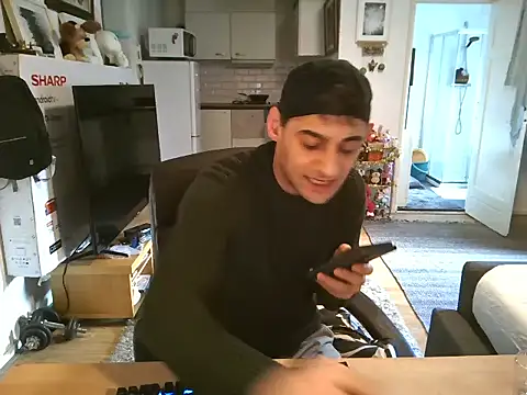 Snapshot of mihaimichael chatting on 10-24-25, 09:17 mihaimichael online show from 10-24-25, 09:17