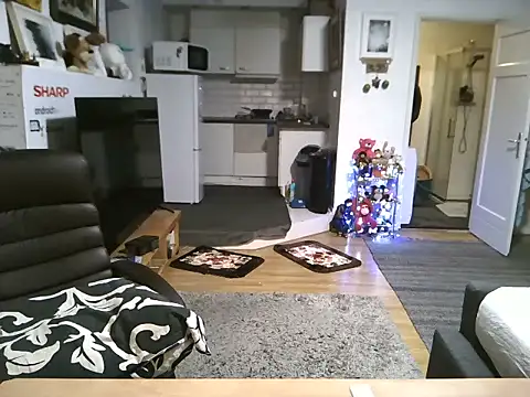 Snapshot of mihaimichael chatting on 10-24-25, 09:33 mihaimichael online show from 10-24-25, 09:33