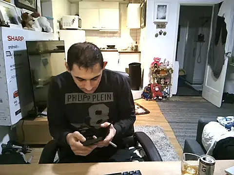 Snapshot of mihaimichael chatting on 10-25-25, 11:32 mihaimichael online show from 10-25-25, 11:32