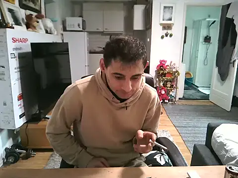 Snapshot of mihaimichael chatting on 10-27-25, 12:09 mihaimichael online show from 10-27-25, 12:09