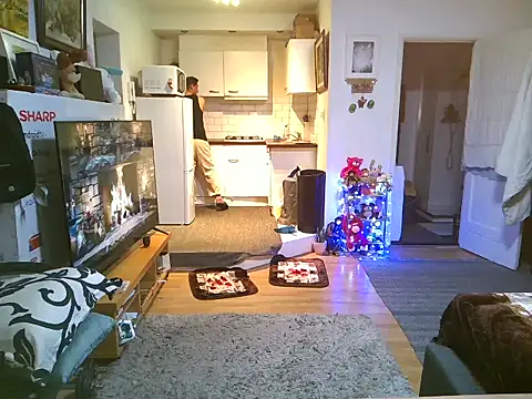 Snapshot of mihaimichael chatting on 10-29-25, 12:35 mihaimichael online show from 10-29-25, 12:35