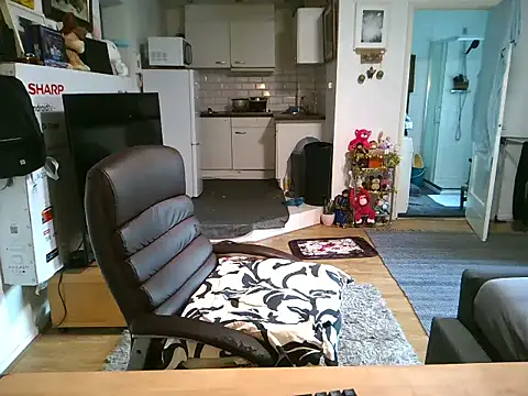 Snapshot of mihaimichael chatting on 10-30-25, 02:51 mihaimichael online show from 10-30-25, 02:51