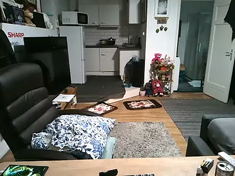 Snapshot of mihaimichael chatting on 11-01-25, 11:01 mihaimichael online show from 11-01-25, 11:01