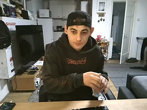 Snapshot of mihaimichael chatting on 11-02-25, 03:36 mihaimichael online show from 11-02-25, 03:36