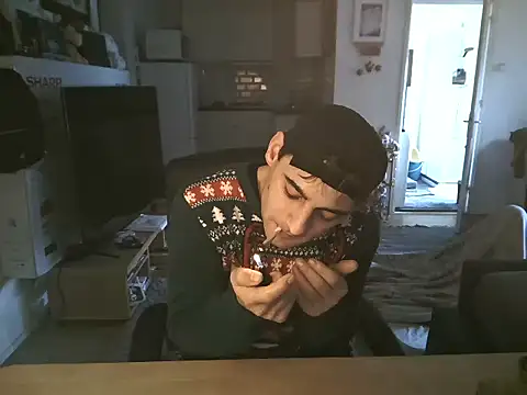 Snapshot of mihaimichael chatting on 11-03-25, 10:49 mihaimichael online show from 11-03-25, 10:49