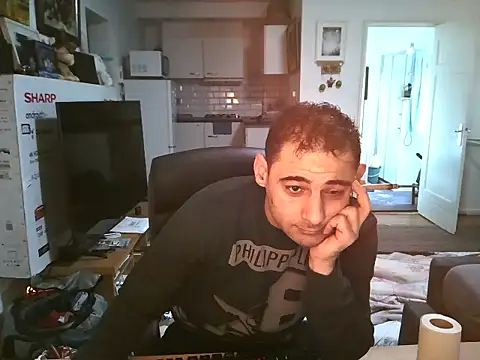 Snapshot of mihaimichael chatting on 11-05-25, 01:33 mihaimichael online show from 11-05-25, 01:33