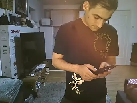 Snapshot of mihaimichael chatting on 11-10-25, 01:48 mihaimichael online show from 11-10-25, 01:48