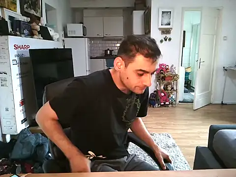 Snapshot of mihaimichael chatting on 11-10-25, 02:16 mihaimichael online show from 11-10-25, 02:16