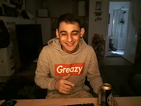 Snapshot of mihaimichael chatting on 11-14-25, 08:24 mihaimichael online show from 11-14-25, 08:24