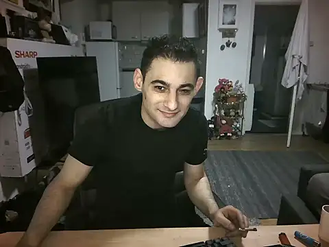 Snapshot of mihaimichael chatting on 11-14-25, 11:57 mihaimichael online show from 11-14-25, 11:57